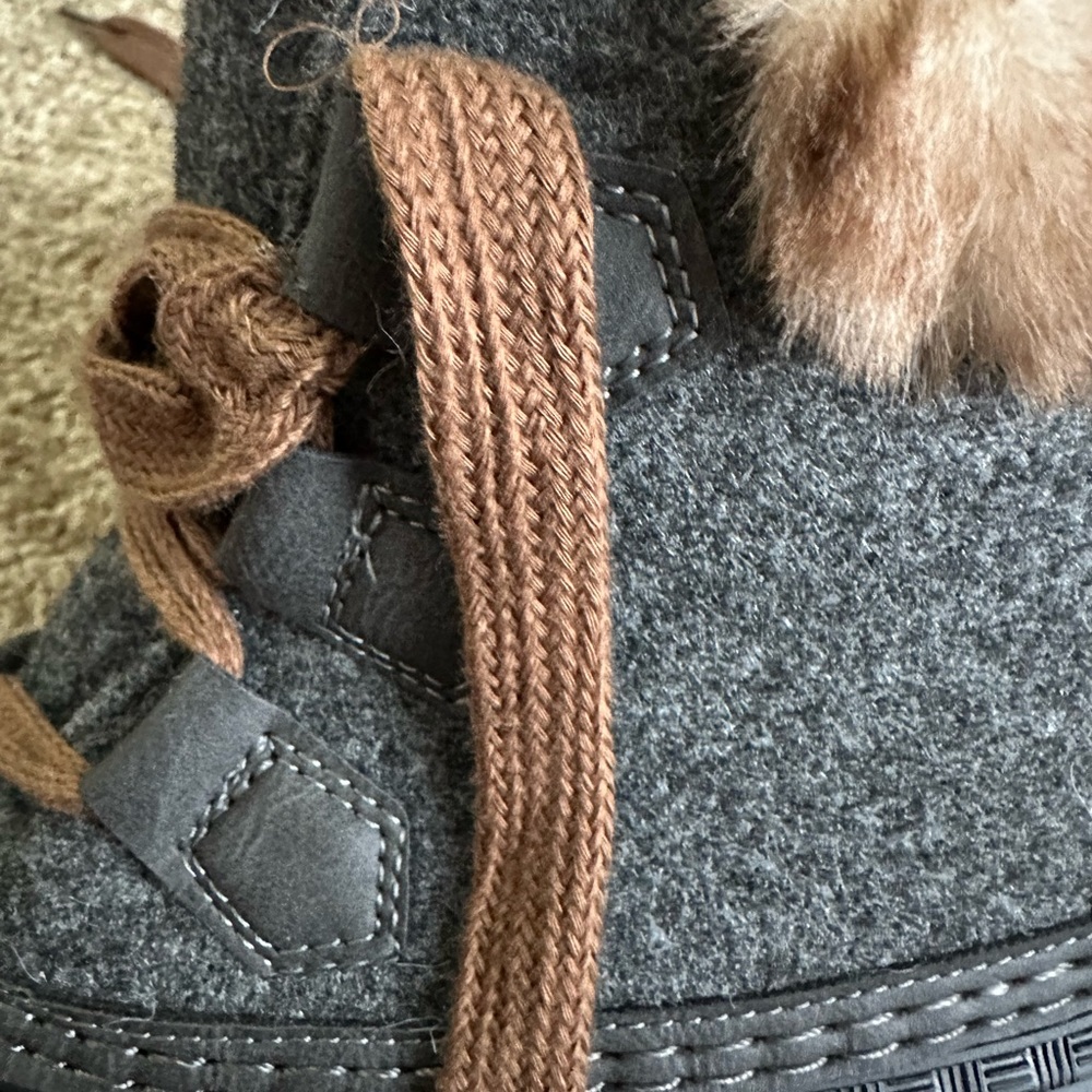 Millie Faux Fur Duck Boots Size 7